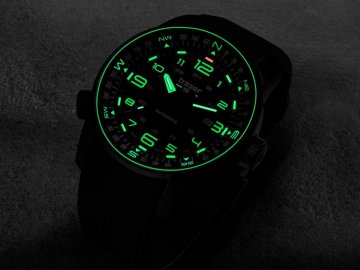 What types of dial backlighting do we have on the watch? We have pros and cons for you