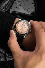 Montre Vulcain pour hommes en argent avec bracelet en acier Skindiver Nautique - Salmon Beige Luminova - Beads of Rice 44,5MM Automatic