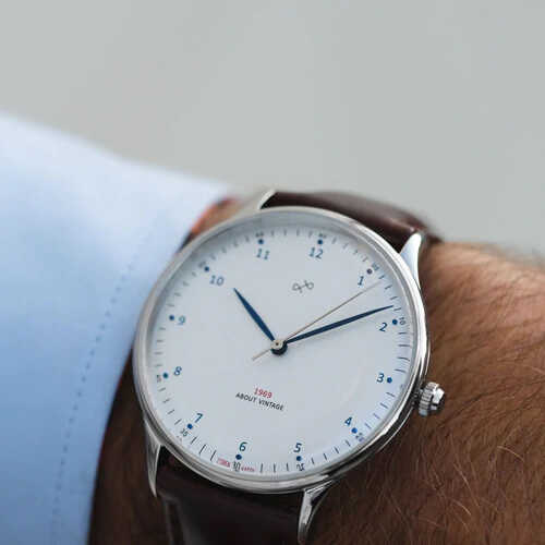 Męski srebrny zegarek About Vintage z paskiem z prawdziwej skóry Vintage Steel / White 1969 41MM