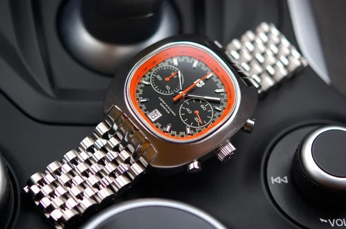 Zilveren herenhorloge van Straton Watches met stalen riem Comp Driver Black / Orange 42MM