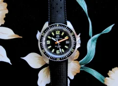 Men's silver Momentum Watch with rubber strap Sea Auto 30 Black Tropic Rubber 42MM Automatic