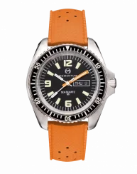 Zilverkleurig herenhorloge van Momentum Watches met een rubberen band Sea Quartz 30 Orange Tropic FKM Rubber 42MM