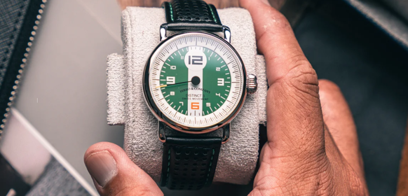 Stříbrné pánské hodinky Ferro & Company s koženým páskem Distinct 3 British Racing Green 42MM