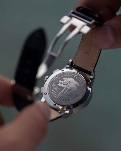 Strieborné pánske hodinky Corniche s koženým opaskom Chronograph Steel with White dial 39MM