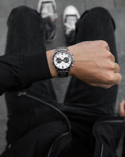 Srebrny męski zegarek Vincero ze stalowym paskiem The Apex Silver/Black 42MM