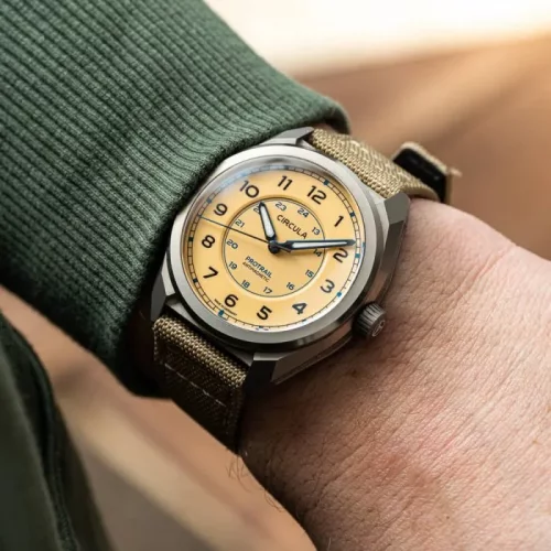 Muški srebrni sat Circula Watches s kožnim remenom ProTrail - Sand 40MM Automatic