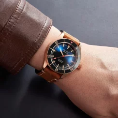 Goldene Herrenuhr Aquatico Watches mit Ledergürtel Bronze Sea Star Black No Date Automatic 42MM