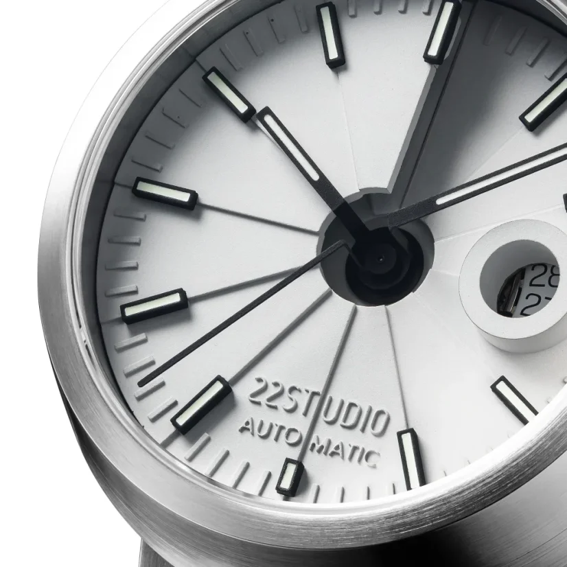 Herrenuhr aus Silber 22Designstudio Watches mit Stahlband Concrete Sport Smoky White 45MM Automatic