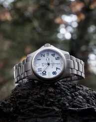 Zilverkleurig herenhorloge van Momentum Watches met stalen riem band Atlas Eclipse Solar White 38MM