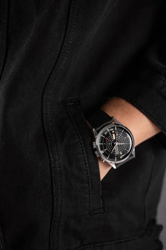 Men's silver Vulcain watch with leather strap Nautical Heritage Black Beige Patina Steel Triple Caseback - Black Plain 42MM Automatic