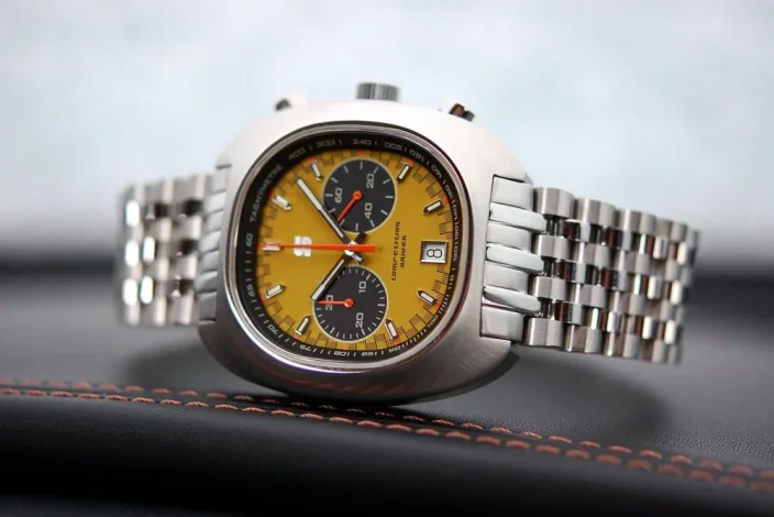 Stříbrné pánské hodinky Straton Watches s ocelovým páskem Comp Driver Yellow 42MM