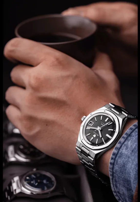 Stříbrné pánské hodinky Nivada Grenchen s ocelový páskem F77 Black With Date 69000A77 37MM Automatic