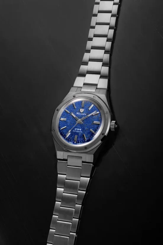 Zilverkleurig herenhorloge van Nivada Grenchen met stalen riem F77 TITANIUM LAPIS LAZULI 68017A77 37MM Automatic