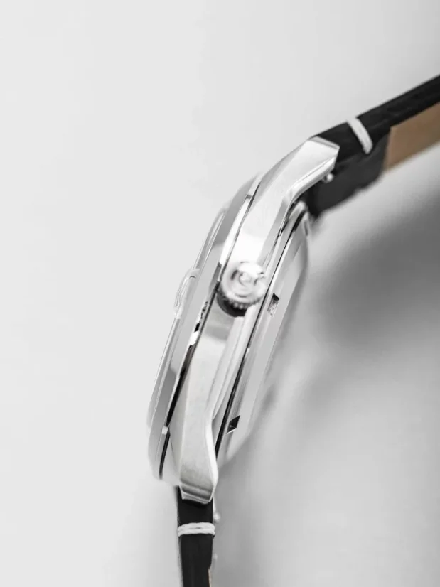 Stříbrné pánské hodinky Nivada Grenchen s koženým páskem Antarctic Spider 32023A10 38MM Automatic