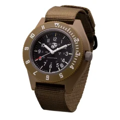 Relógio Marathon Watches marrom para homens com cinto de nylon Official USMC Desert Tan Pilot's Navigator with Date 41MM