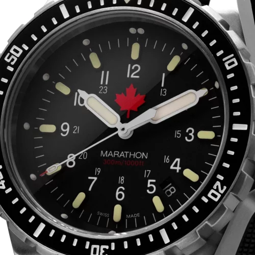 Miesten hopeinen Marathon Watches -kello teräshihnalla Red Maple Jumbo Diver's Quartz 46MM