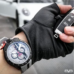 Schwarze Herrenuhr Bomberg Watches mit Gummiband Racing HOCKENHEIM 45MM