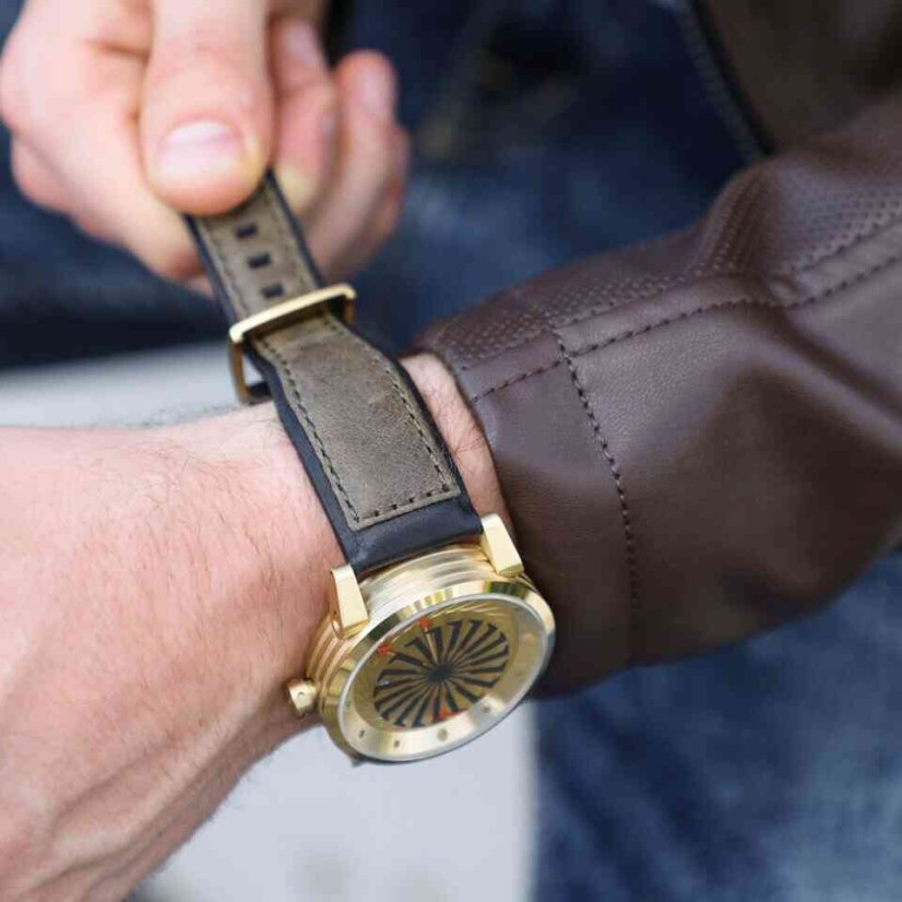 Men's gold Zinvo Watches watch with genuine leather belt Blade - Gold 44MM