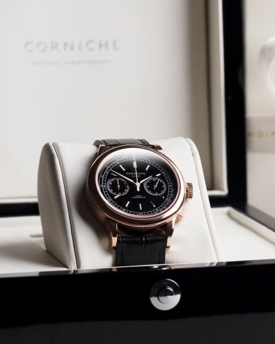 Złoty męski zegarek Corniche ze skórzanym paskiem Chronograph Steel with Rose Gold Black dial 39MM