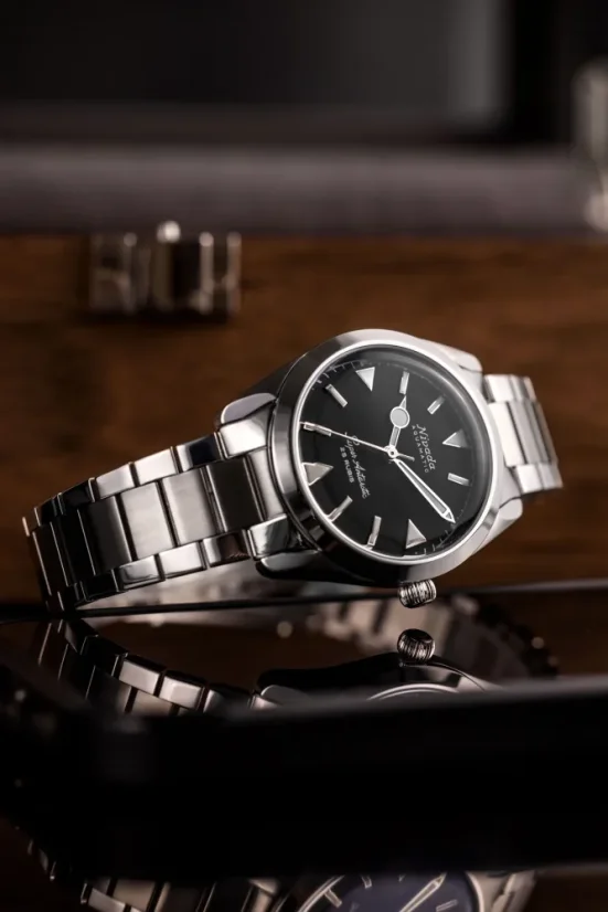 Stříbrné pánské hodinky Nivada Grenchen s ocelovým páskem Super Antarctic 32025A20 38MM Automatic