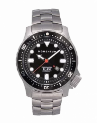 Herrenuhr aus Silber Momentum Watches mit Stahlband Torpedo Pro Eclipse Solar 44MM