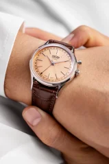 Srebrni muški sat Vulcain s kožnim remenom Cricket President Pale Salmon Steel Case Back - BROWN CALF SKIN LEATHER ALLIGATOR-PRINTED 38MM Automatic