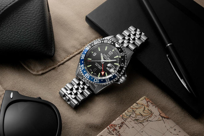 Reloj Delma Watches Plata para hombre con correa de acero Santiago GMT Meridian Silver / Black 43MM Automatic