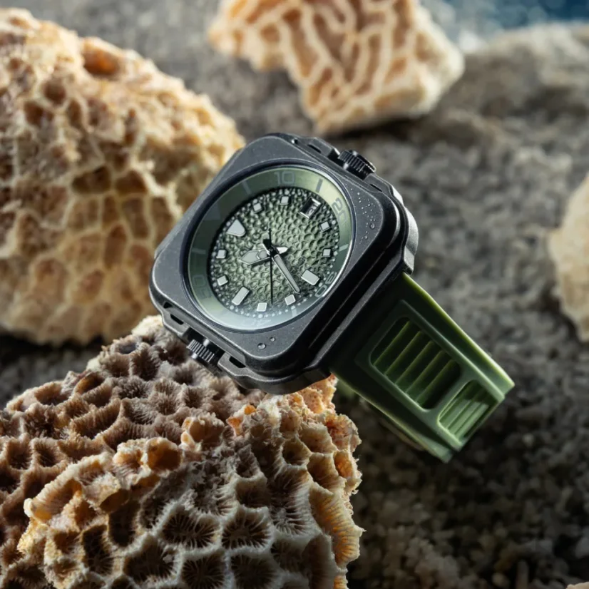 Zwart herenhorloge van OLTO-8 met rubberen band Coral Steward Diving Black / Green 45MM