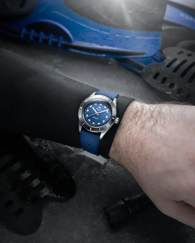 Stříbrné pánské hodinky Nivada Grenchen s koženým páskem Aquamar Blue 32074A23 38MM Automatic