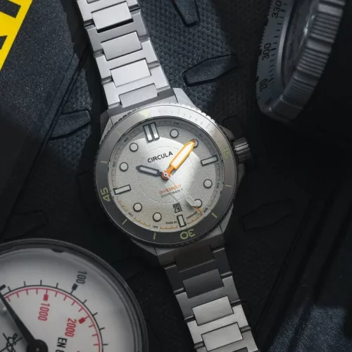 Relógio Circula Watches prata para homens com pulseira de aço DiveSport Titan - Grey / Black DLC Titanium 42MM Automatic