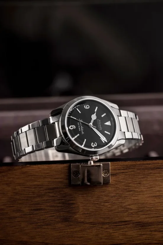 Stříbrné pánské hodinky Nivada Grenchen s ocelovým páskem Super Antarctic 3.6.9 Black No Vintage Effect 32039A20 38MM Automatic
