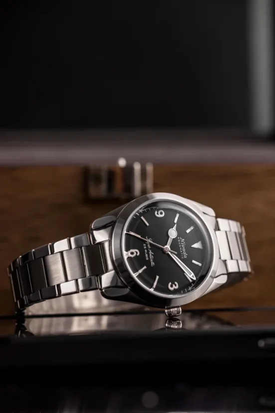 Stříbrné pánské hodinky Nivada Grenchen s ocelovým páskem Super Antarctic 3.6.9 Black No Vintage Effect 32039A20 38MM Automatic