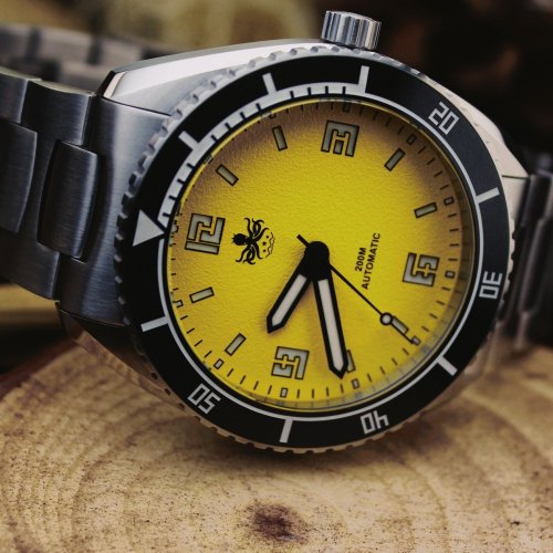 Ασημένιο ρολόι Phoibos Watches για άντρες με ιμάντα από χάλυβα Reef Master 200M - Lemon Yellow Automatic 42MM