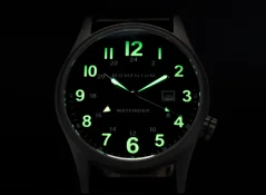 Stříbrné pánské hodinky Momentum s ocelovým páskem Wayfinder GMT Green 40MM