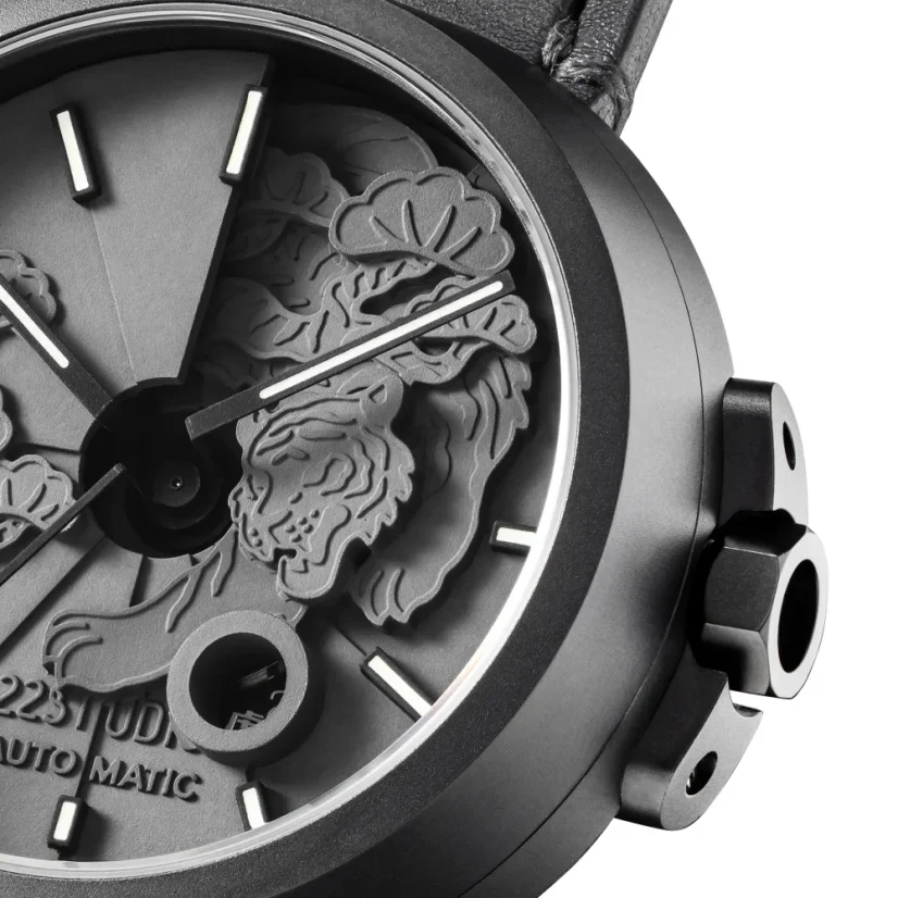 Černé pánské hodinky 22Designstudio Watches s koženým páskem Black Dragon 45MM Automatic