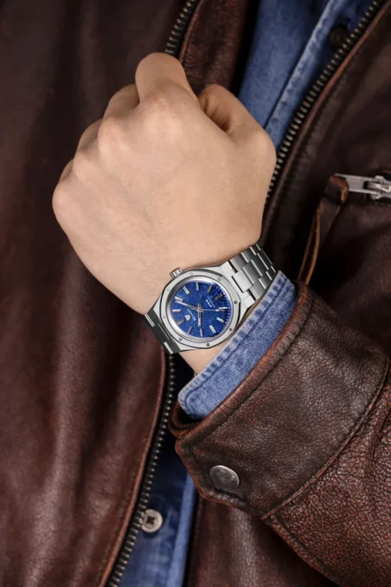 Męski srebrny zegarek Nivada Grenchen ze stalowym paskiem F77 TITANIUM LAPIS LAZULI 68017A77 37MM Automatic