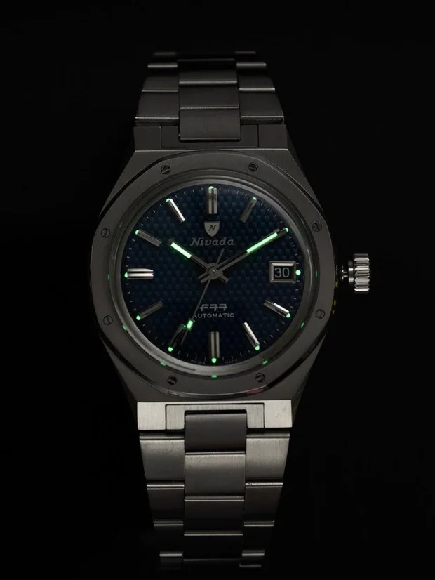 Stříbrné pánské hodinky Nivada Grenchen s ocelový páskem F77 Black With Date 69000A77 37MM Automatic
