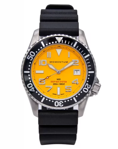 Zilverkleurig herenhorloge van Momentum Watches met een rubberen band M20 DSS Diver Black Hyper Rubber Yellow 42MM
