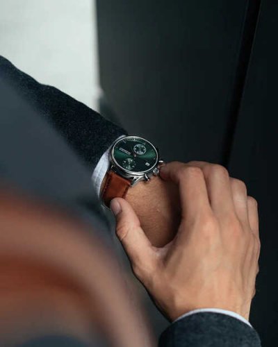 Reloj About Vintage plateado para hombre con cinturón de cuero genuino Chronograph Green Sunray  1815 41MM