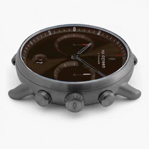 Černé pánské hodinky Nordgreen s koženým páskem Pioneer Brown Sunray Dial - Brown Leather / Gun Metal 42MM