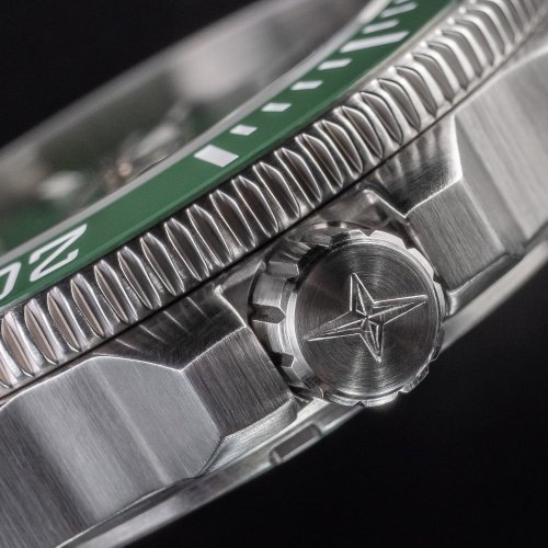 Zilverkleurig herenhorloge van Davosa met stalen band Argonautic BG Mesh - Silver/Green 43MM Automatic