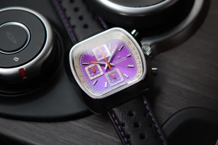 Strieborné pánske hodinky Straton Watches s koženým pásikom Speciale Purple 42MM