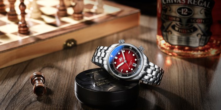 Strieborné pánske hodinky Phoibos Watches s oceľovým pásikom Eagle Ray 200M - PY039E Sunray Red Automatic 41MM