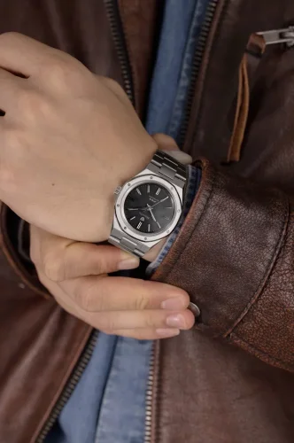 Relógio Nivada Grenchen prata para homem com bracelete em aço F77 TITANIUM ANTHRACITE 68006A77 37MM Automatic