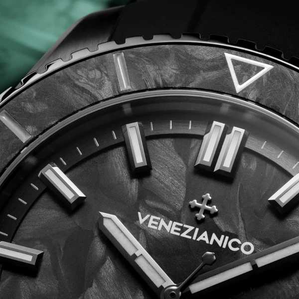 Montre homme Venezianico en noir avec bracelet en caoutchouc Nereide Carbonio 4521560 42MM Automatic