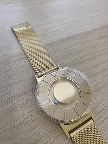 Złoty zegarek Eone ze stalowym paskiem Bradley Mesh - Super Gold 40MM