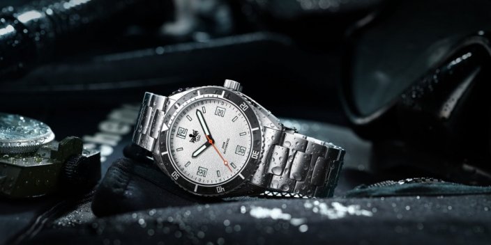 Męski srebrny zegarek Phoibos Watches ze stalowym paskiem Reef Master 200M - Silver White Automatic 42MM