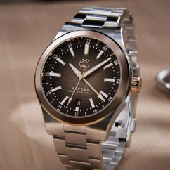Ασημένιο ρολόι Henryarcher Watches για άντρες με ιμάντα από χάλυβα Verden GMT - Sienna 39MM Automatic