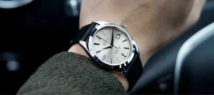 Stříbrné pánské hodinky Milus s koženým páskem Snow Star Sky Silver 39MM Automatic