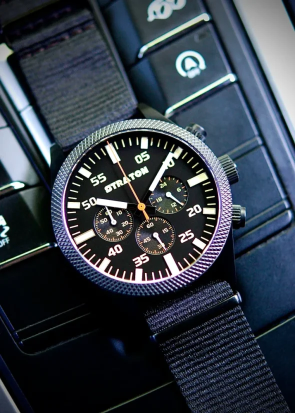 Czarny zegarek męski Straton Watches z paskiem tekstylnym Vintage Driver Chrono Black 44MM